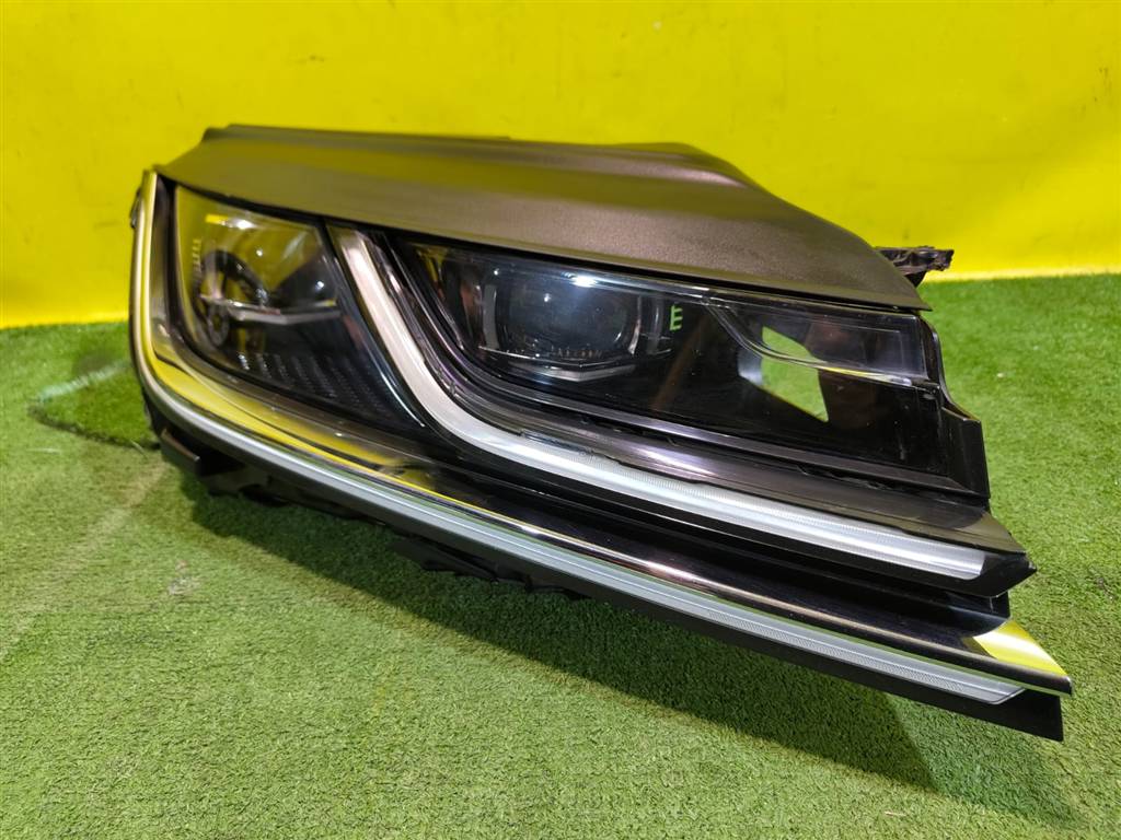 Volkswagen  Arteon 2017 для Фара правая LED