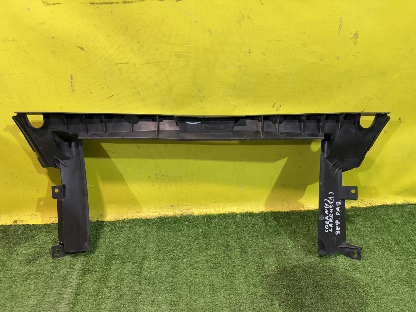 Renault Logan 2005  для Дефлектор радиатора