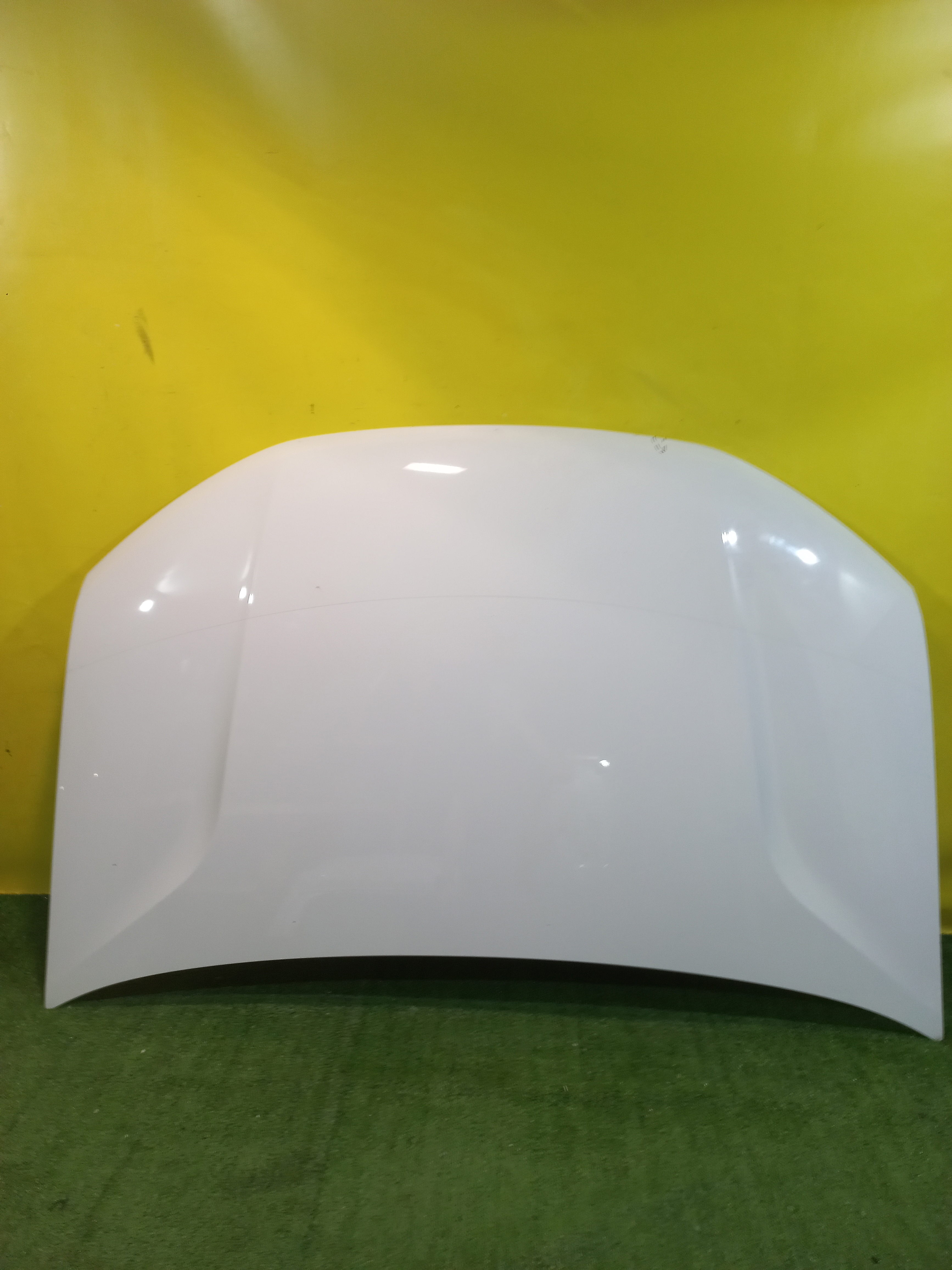 Lada Largus 2021- для Капот