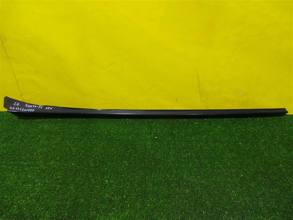 Hyundai Santa Fe (DM) 2012 для Молдинг лобового стекла левый