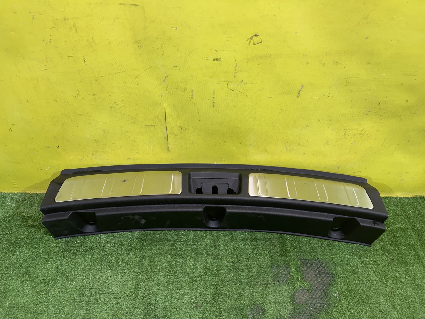 Geely  Atlas Pro 2019 для Накладка замка багажника