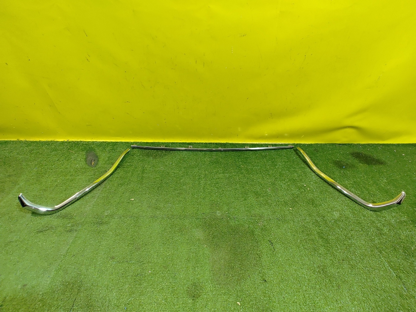 Lexus ES 2018 для Молдинг заднего бампера центральный