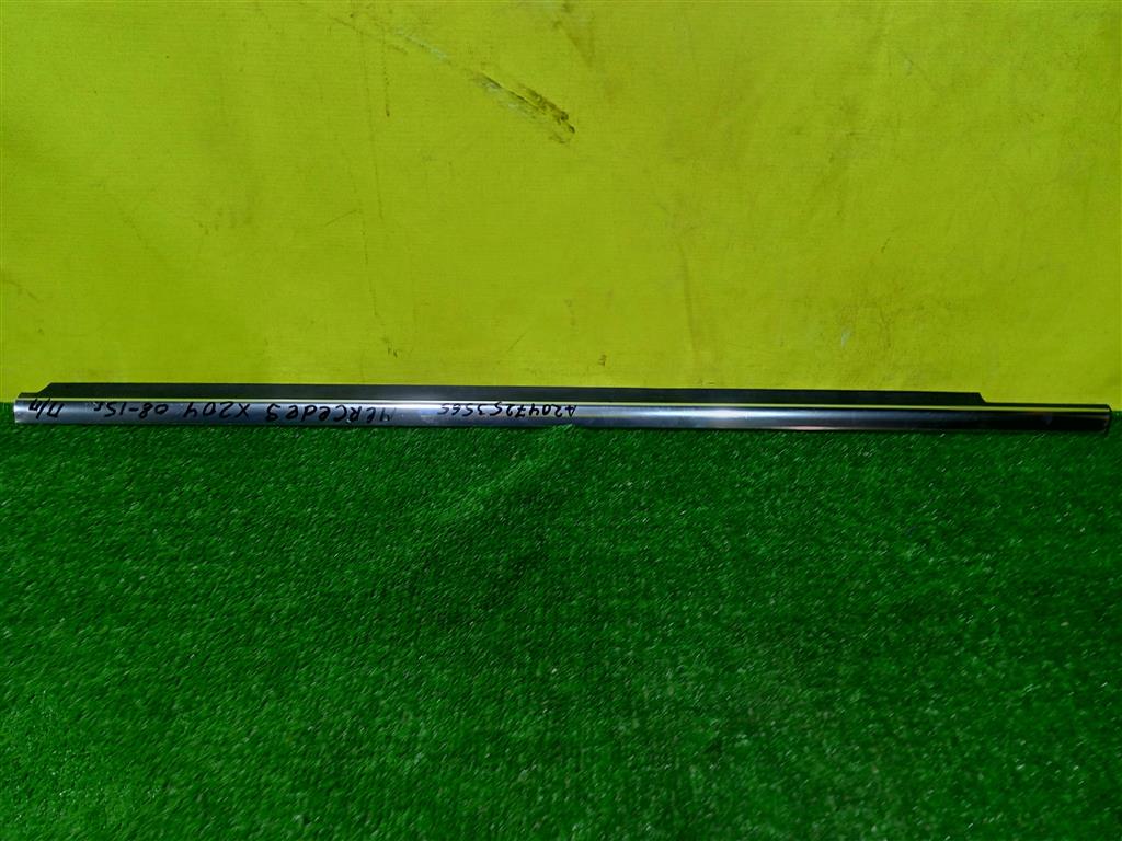 MERСEDES BENZ GLK-Class (X204) 2008 для Накладка стекла переднего правого