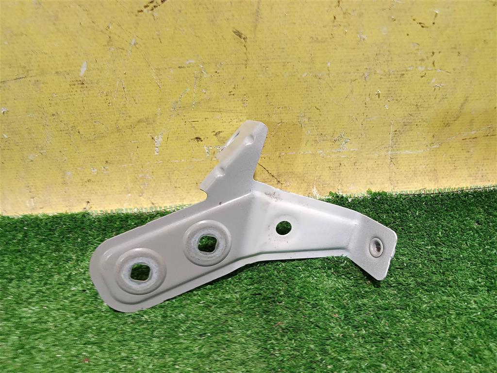 BMW 3 G20 2019 для Кронштейн крепления крыла