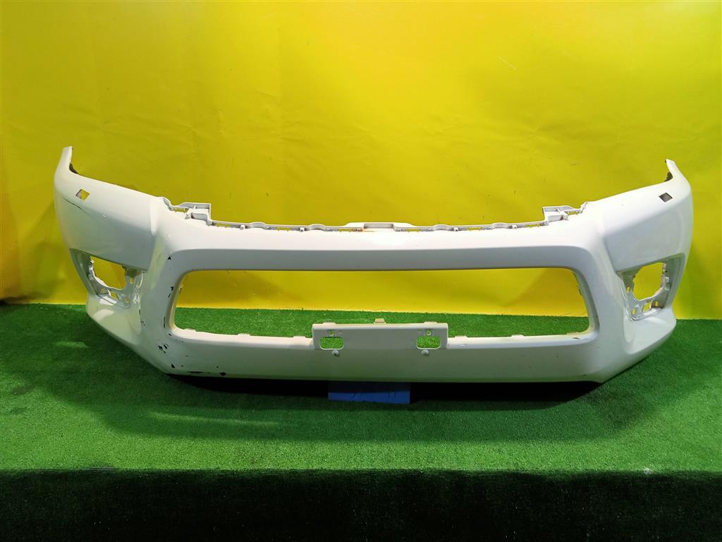 Toyota Hilux Pick Up 2015 для Бампер передний