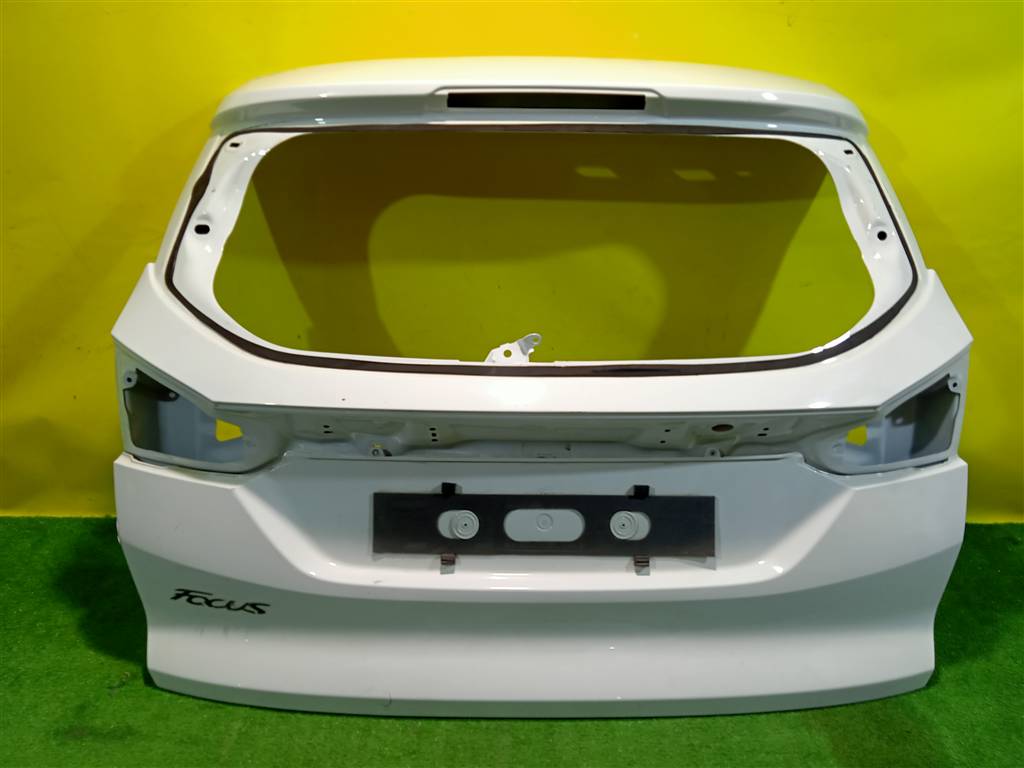 Ford Focus III 2011 для Дверь багажника