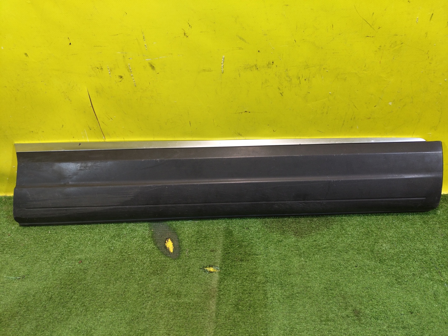 Volkswagen  Tiguan NF 2011 для Накладка двери передней правой