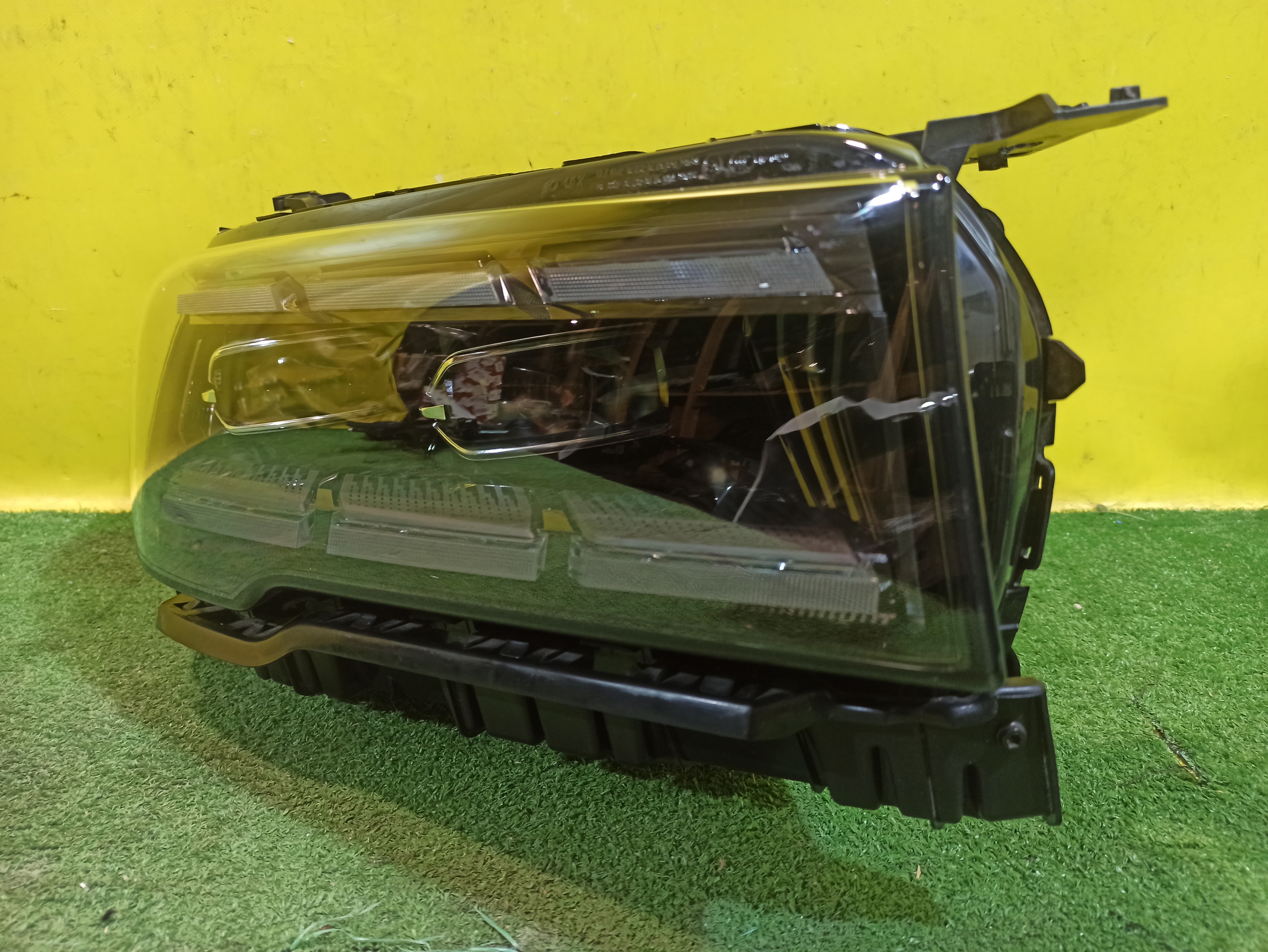 Geely  Monjaro (KX-11) 2022 для Фара правая LED