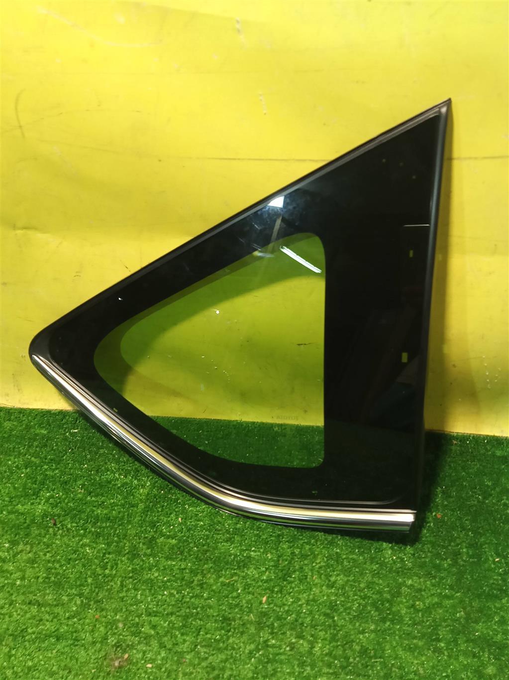 Toyota RAV4 2013 для Стекло кузовное глухое правое