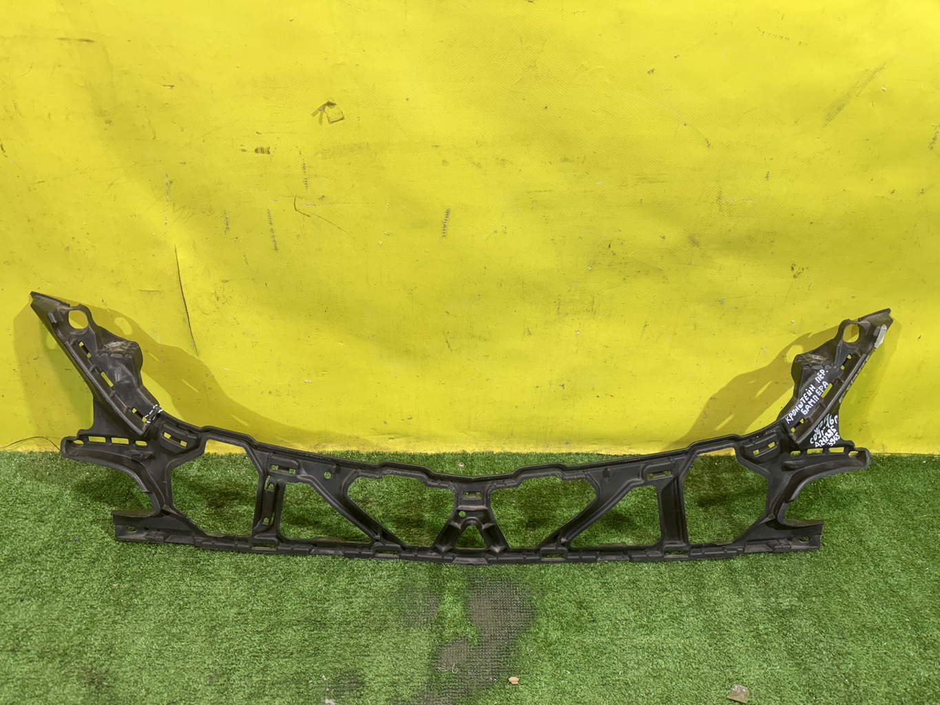 MERСEDES BENZ E-Class (W212) 2009 для Кронштейн переднего бампера