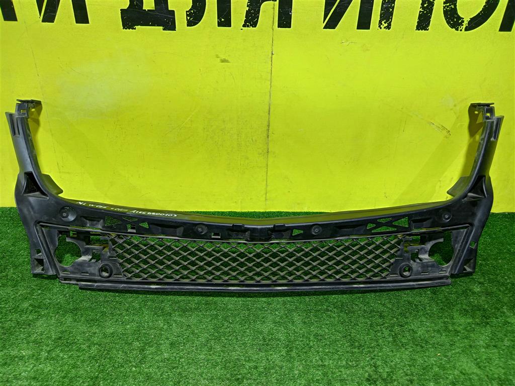 MERСEDES BENZ ML-Class (w166) 2011 для Решетка в бампер центральная
