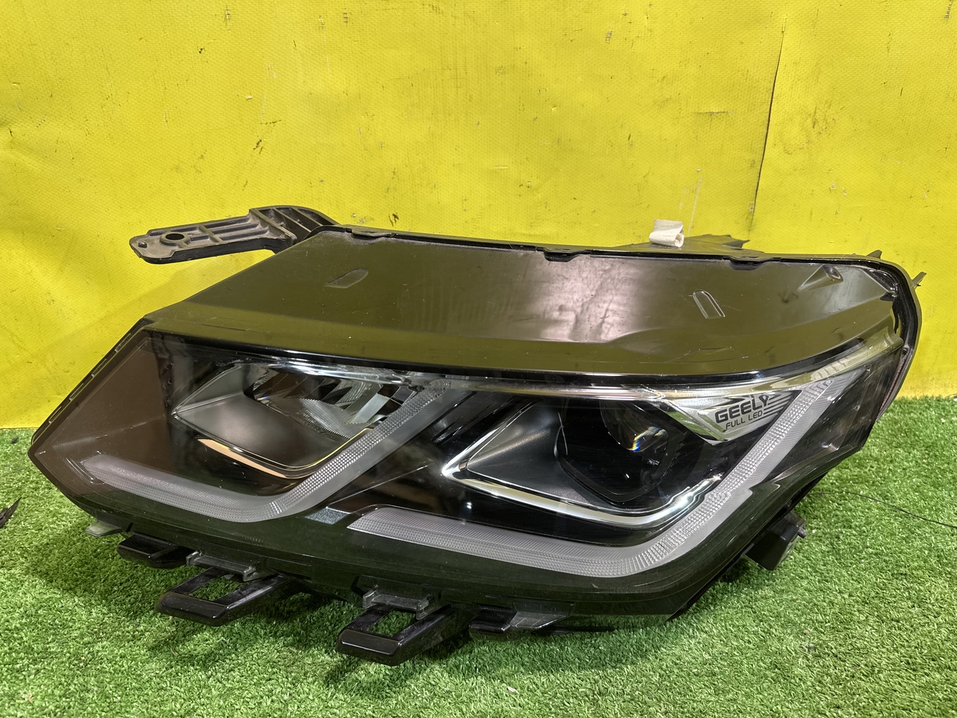 Geely  Coolray SX11 2018 для Фара левая LED