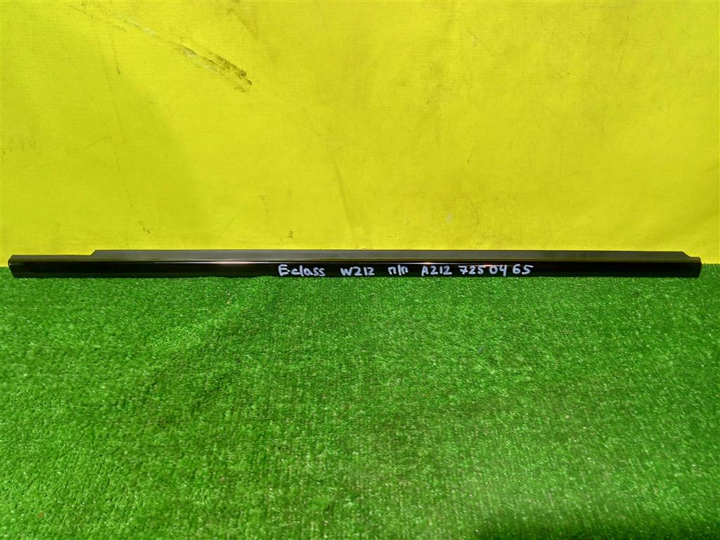 MERСEDES BENZ E-Class (W212) 2009 для Накладка стекла переднего правого