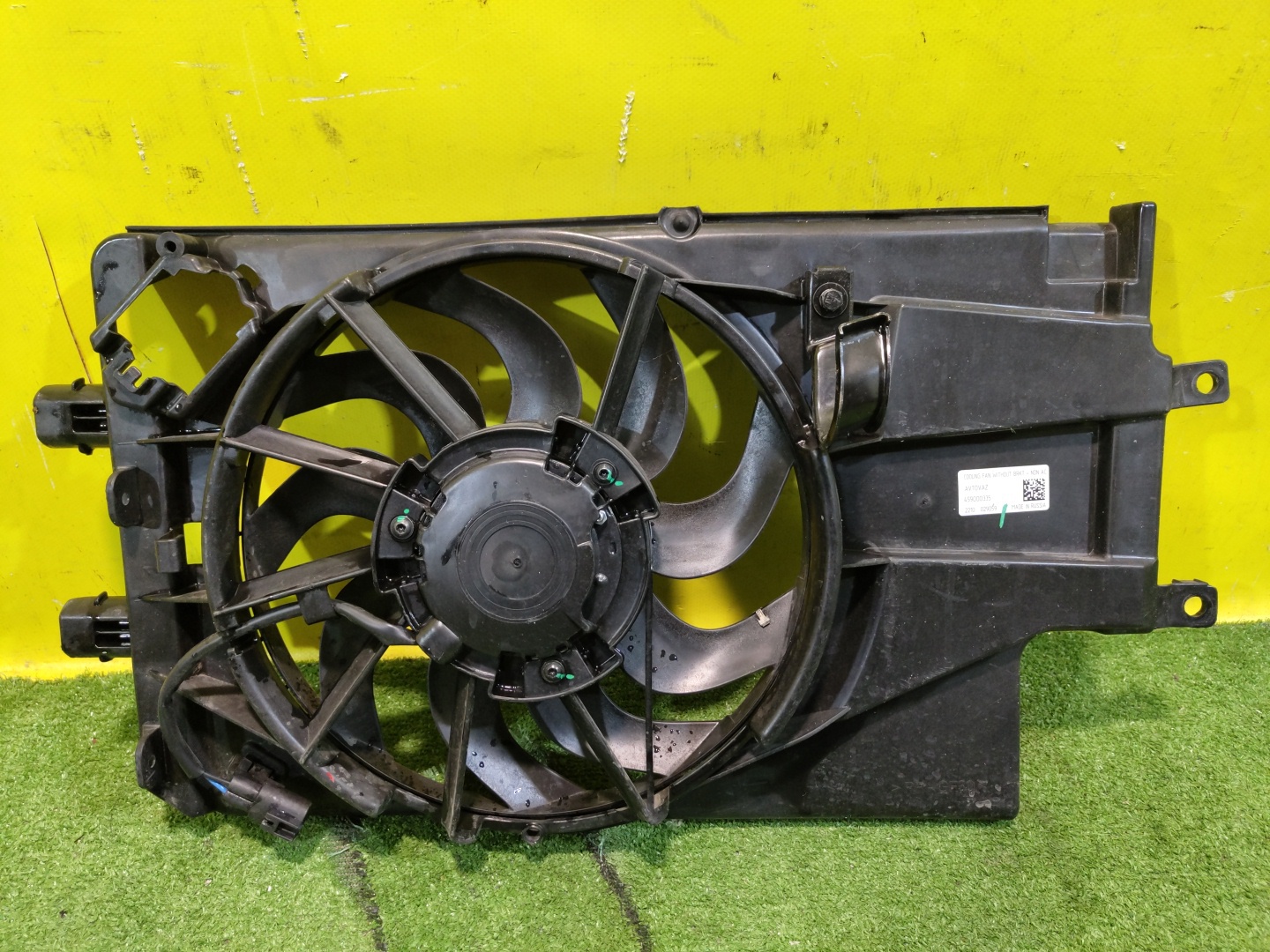 Lada Granta 2011- для Диффузор с вентилятором в сборе