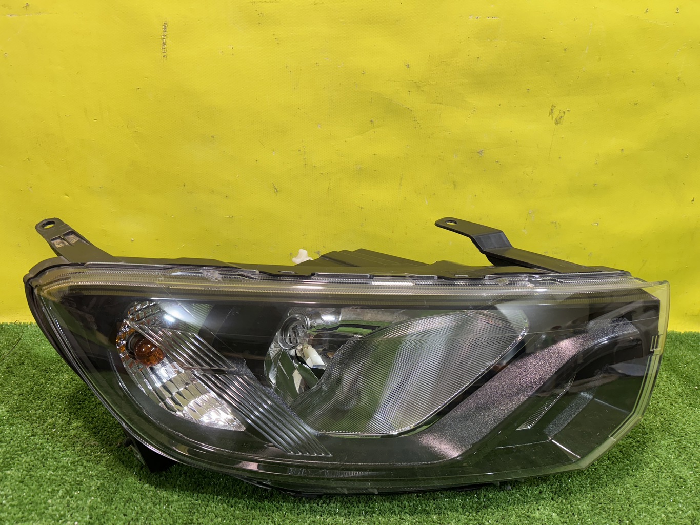 Lada Granta FL 2018- для Фара правая