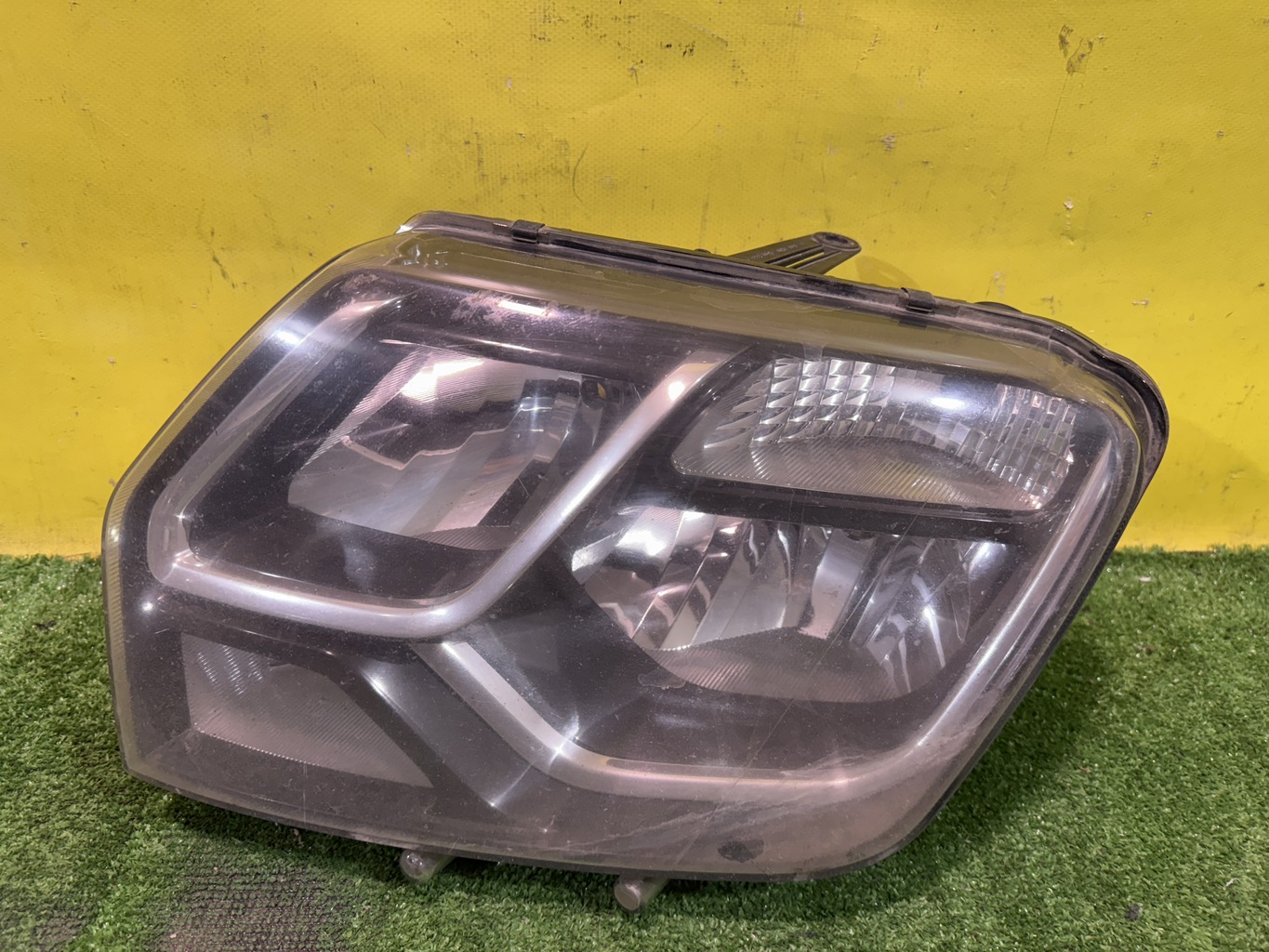 Renault Duster 2015 для Фара левая