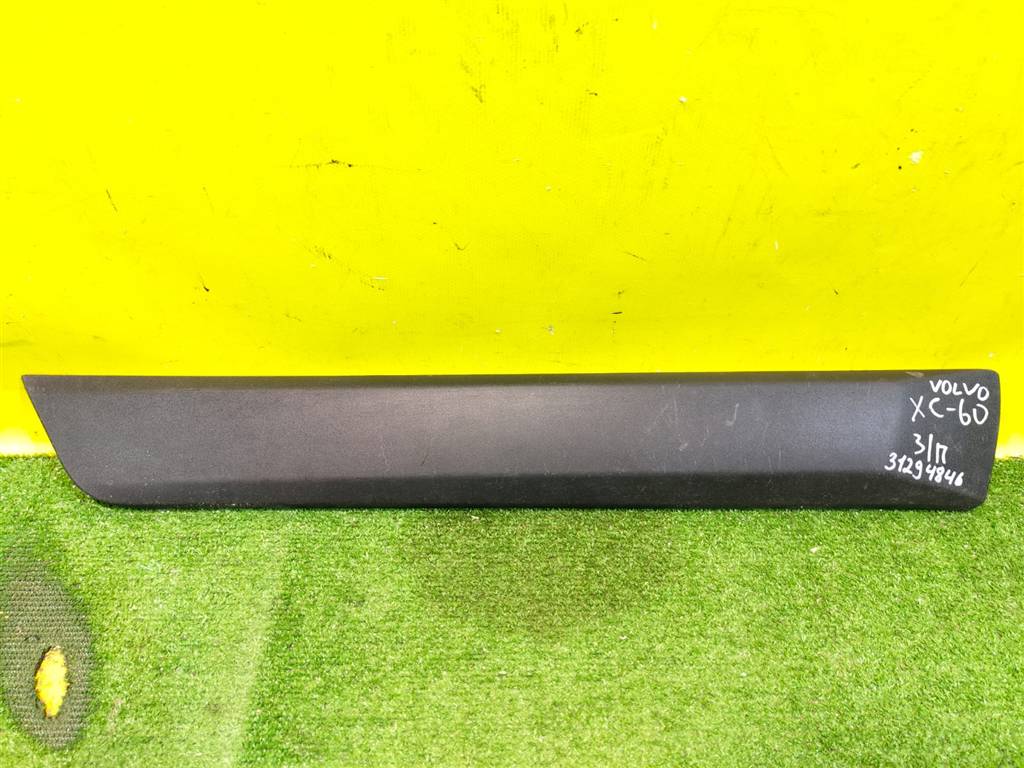 Volvo XC60 2008 для Накладка двери задней правой