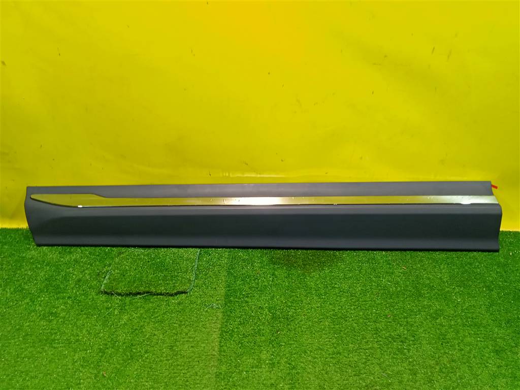 Volvo XC60 2017 для Накладка двери передней левой