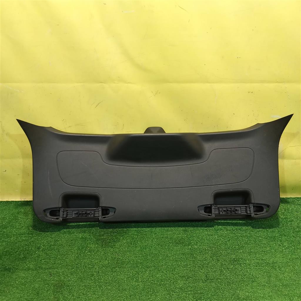 Ford Focus III 2011 для Накладка двери багажника