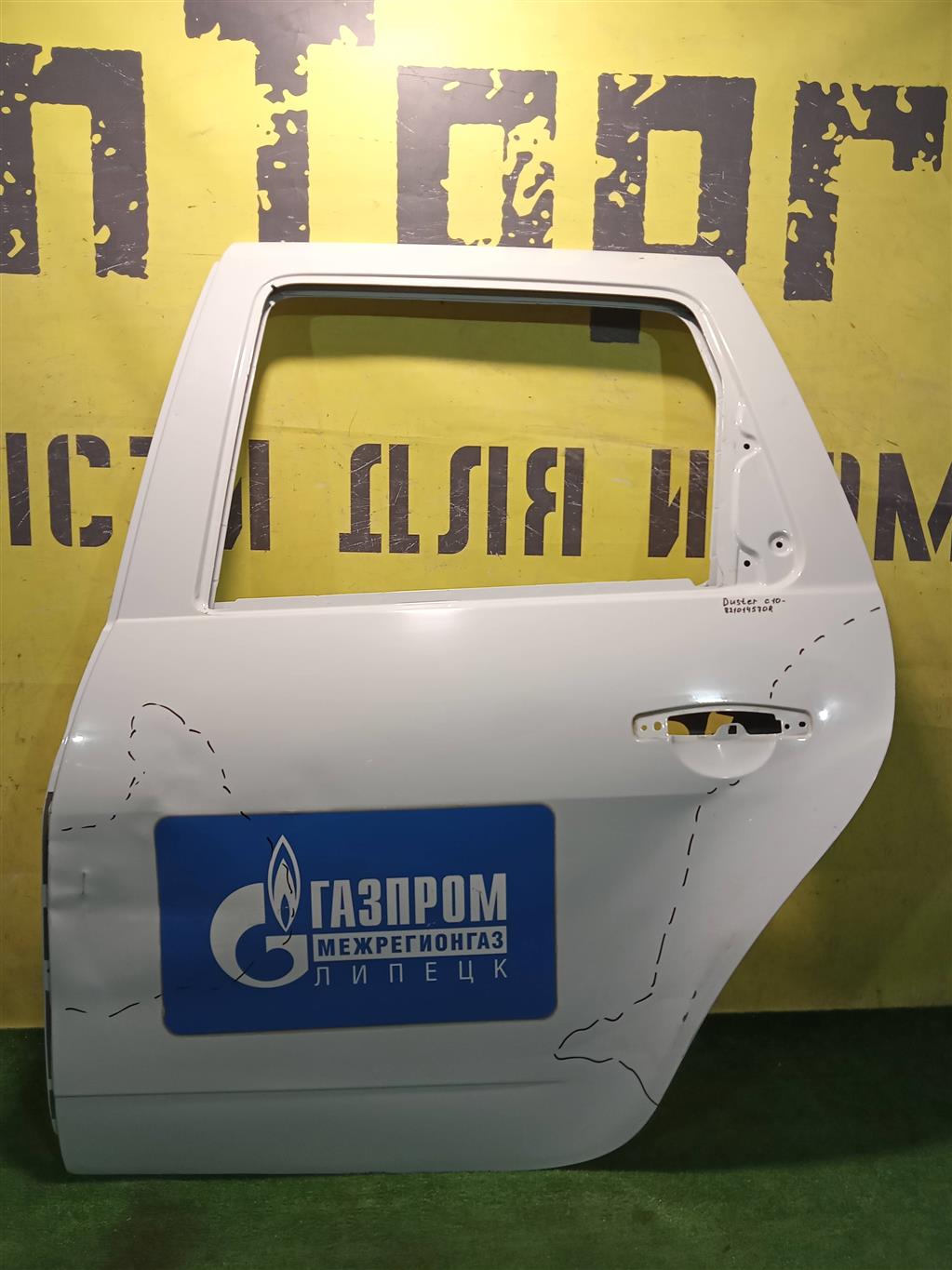 Renault Duster 2010 для Дверь задняя левая