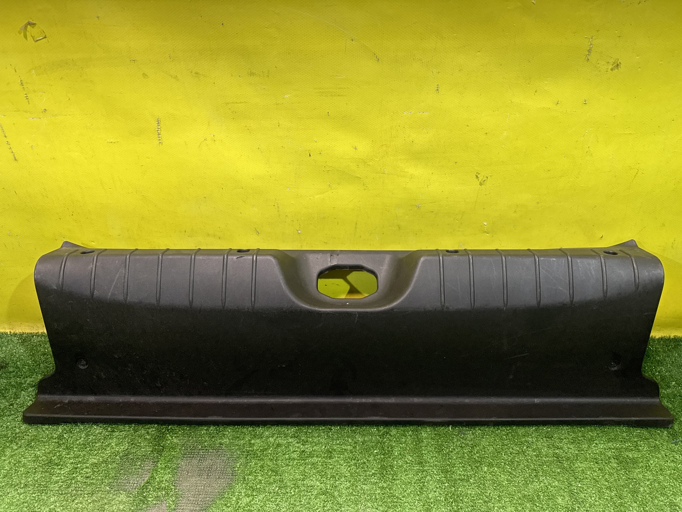 Lada Vesta 2015- для Накладка замка багажника