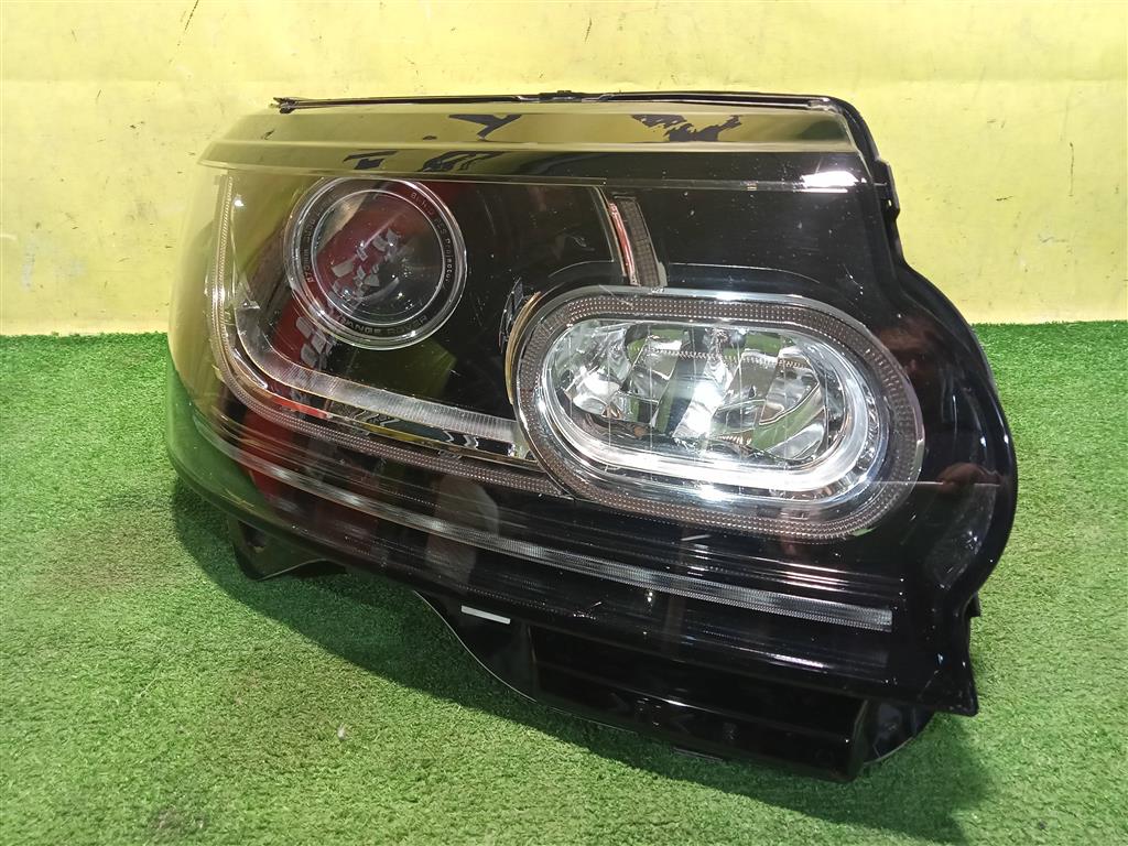 Land Rover Range Rover 4 L405 2012 для Фара правая