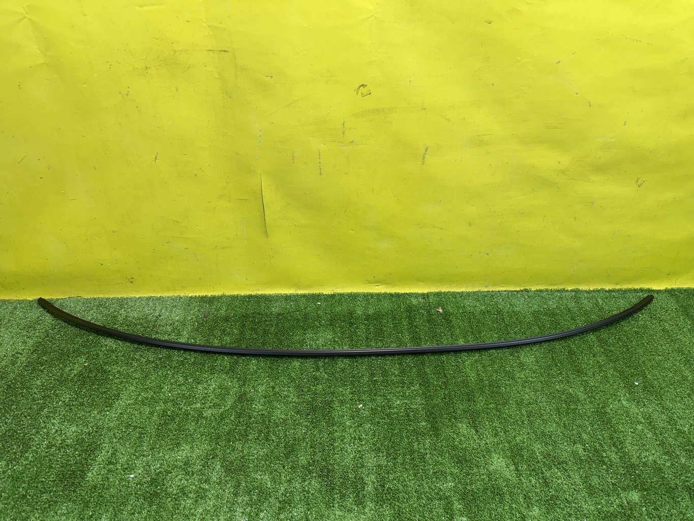 BMW X1 E84 2009 для Молдинг лобового стекла