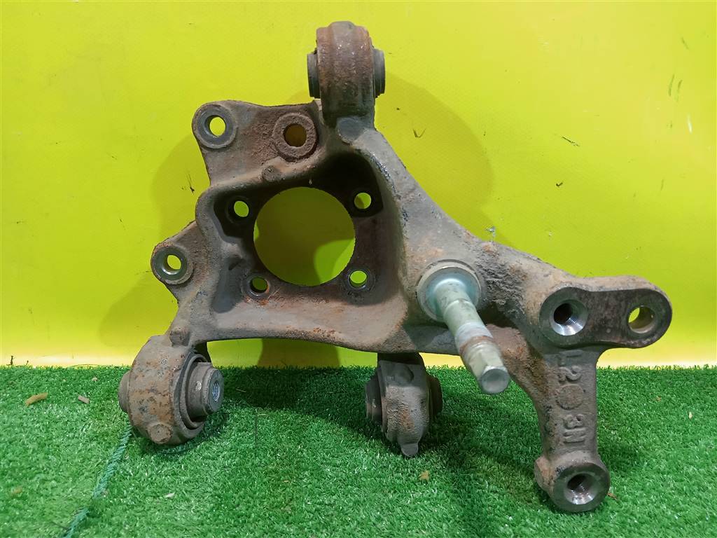 Toyota Camry V70 2017 для Кулак поворотный задний левый