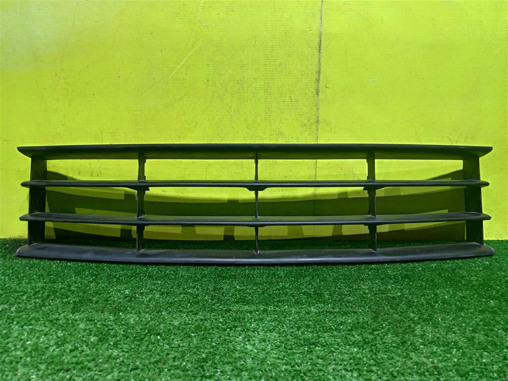 Skoda  Octavia A5 2008 для Решетка в бампер центральная