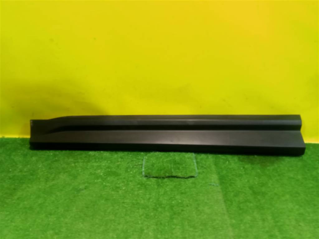 Geely  Coolray SX11 2018 для Накладка двери передней левой