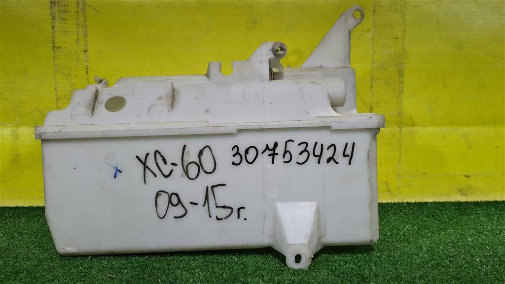 Volvo XC60 2008 для Крыло переднее левое