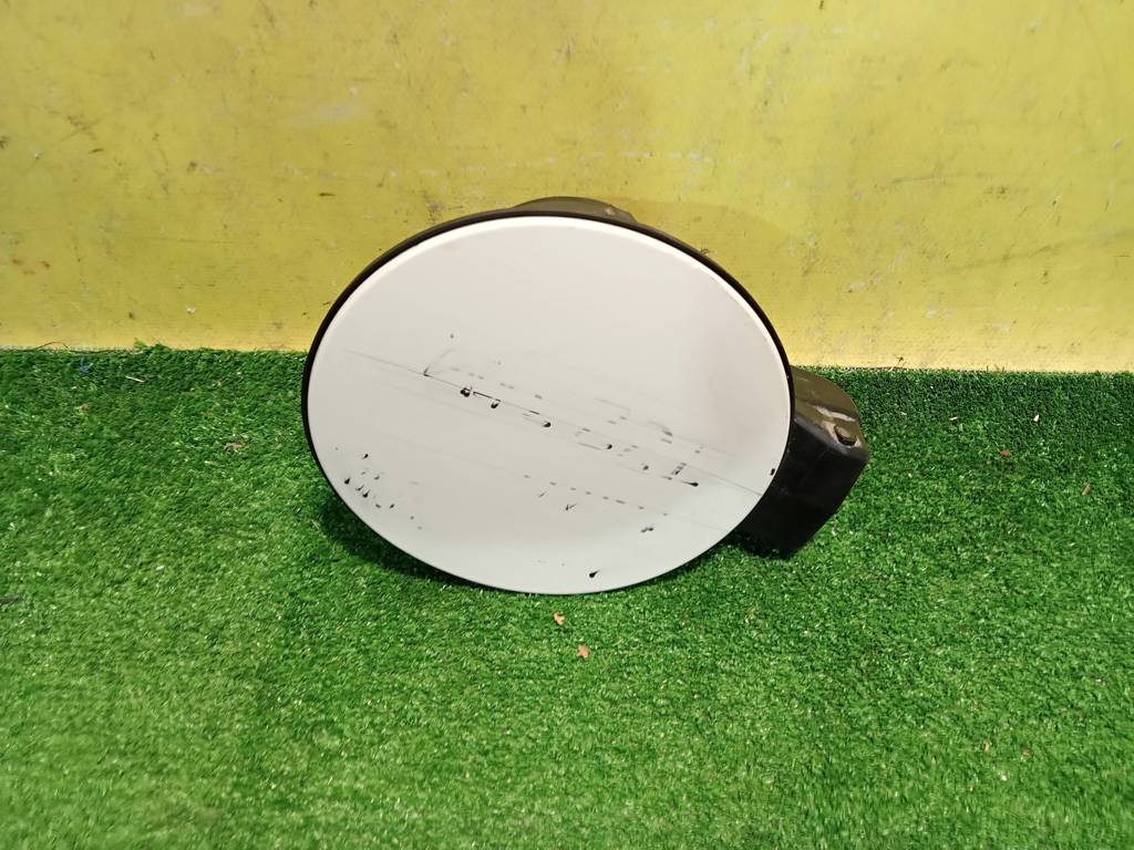 Volkswagen  Polo (Sed RUS) 2011 для Лючок бензобака