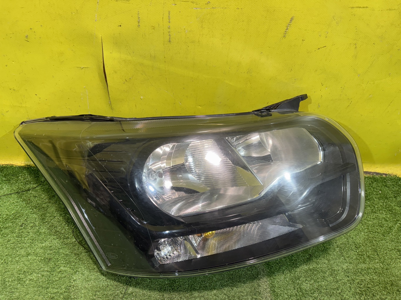 Ford Transit 2014> для Фара правая