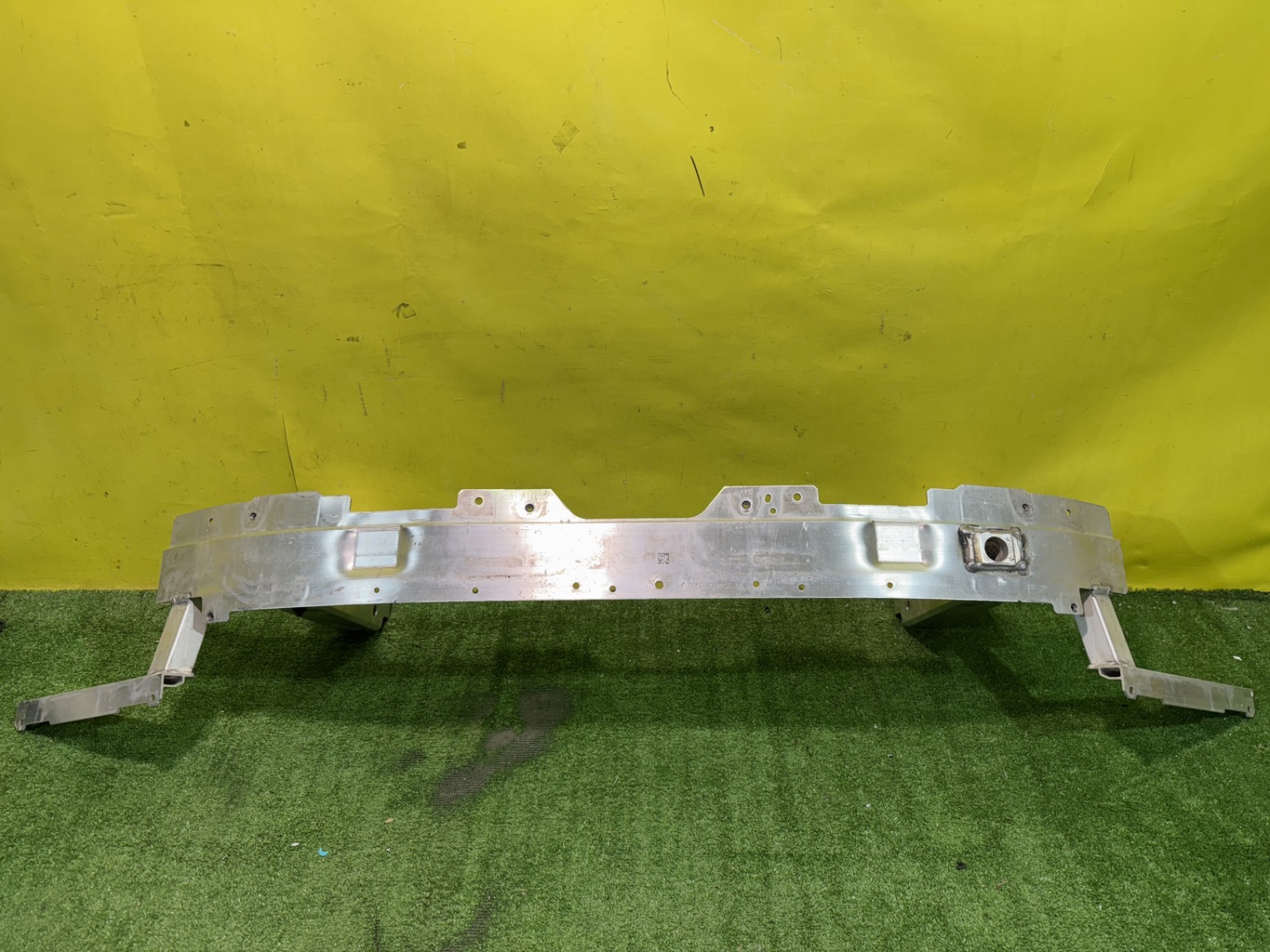 BMW X7 G07 2019 для Усилитель переднего бампера