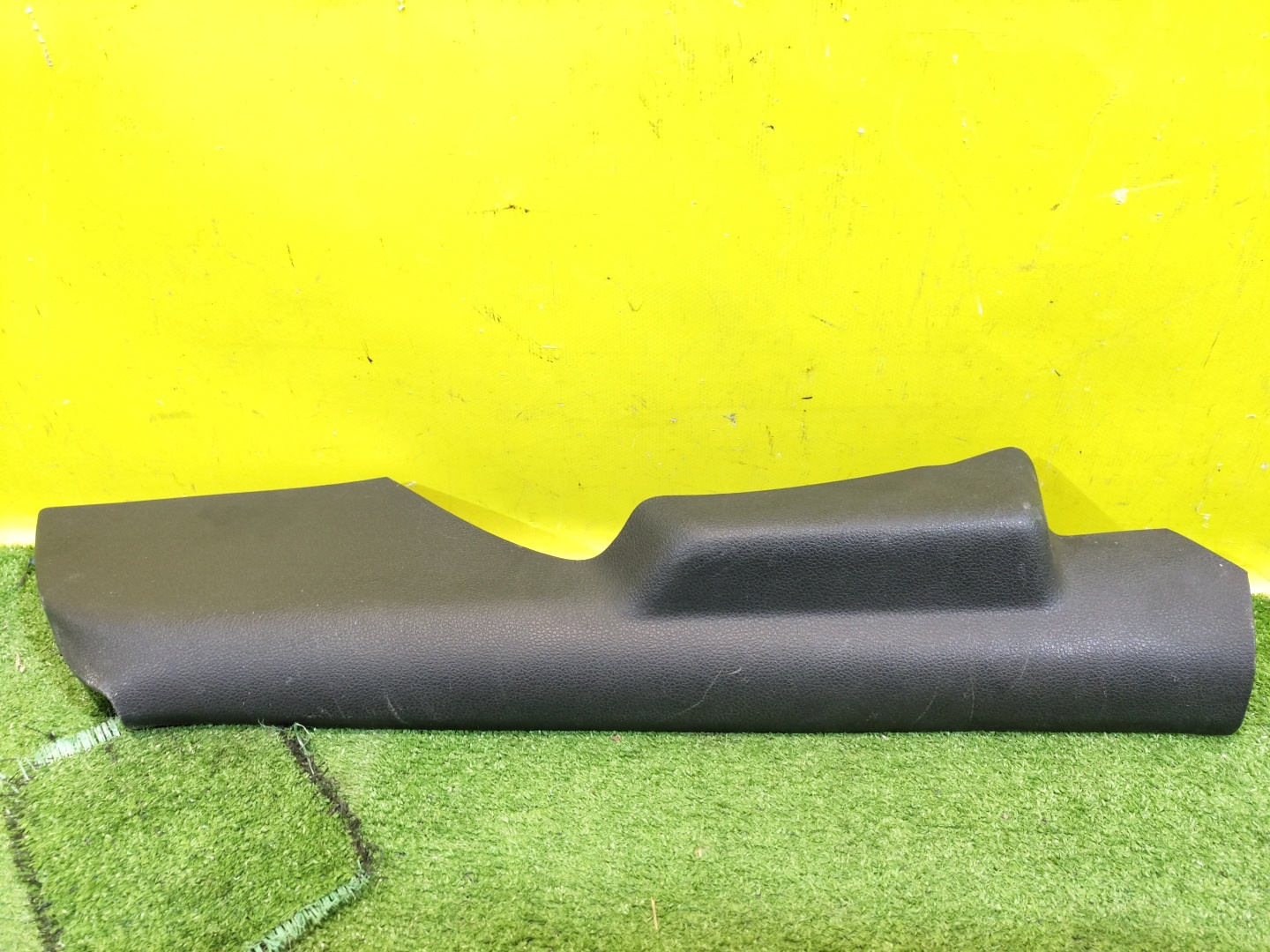 Volkswagen  Polo (Sed RUS) 2011 для Обшивка стойки