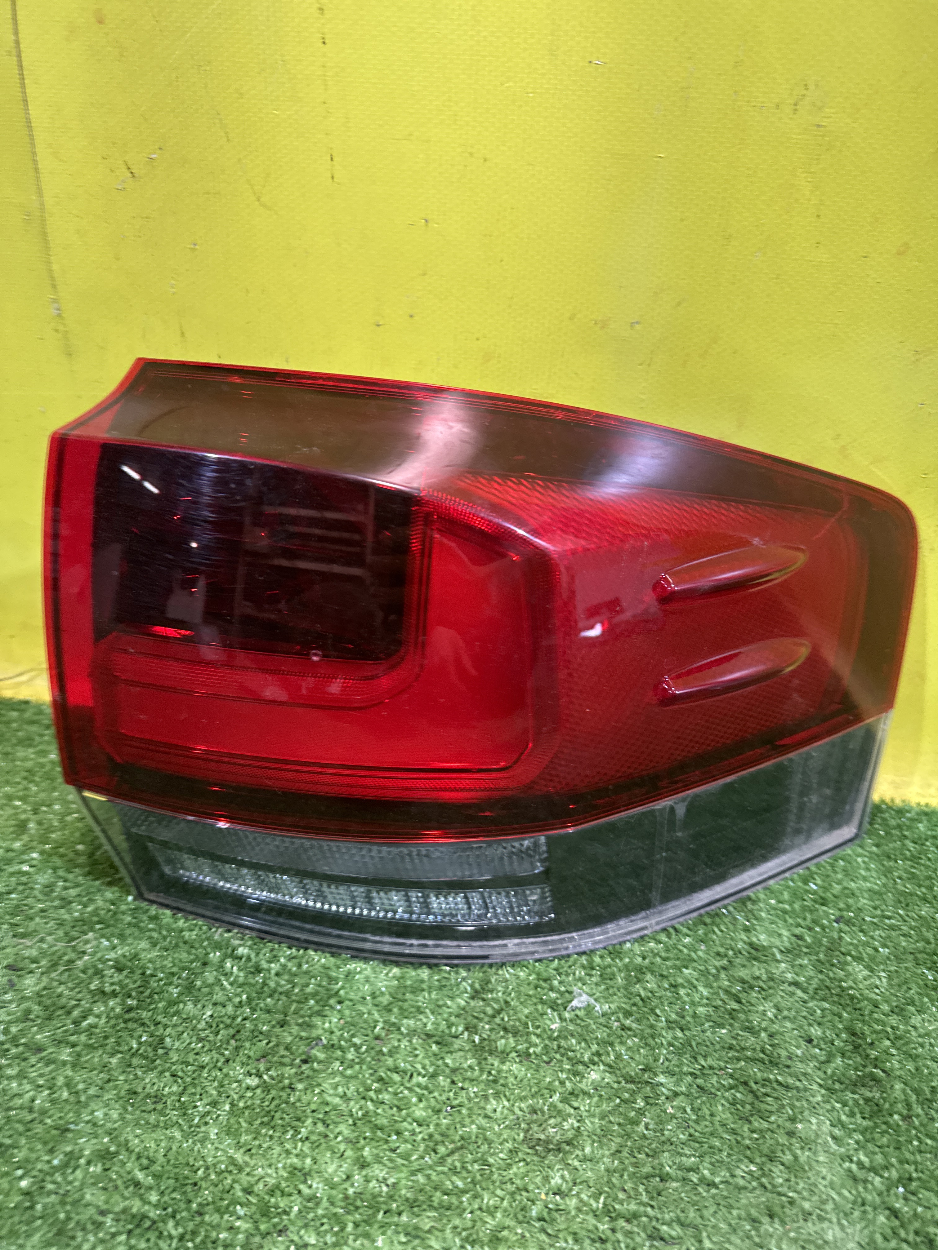 Toyota Land Cruiser (300) 2021 для Фонарь задний наружный правый