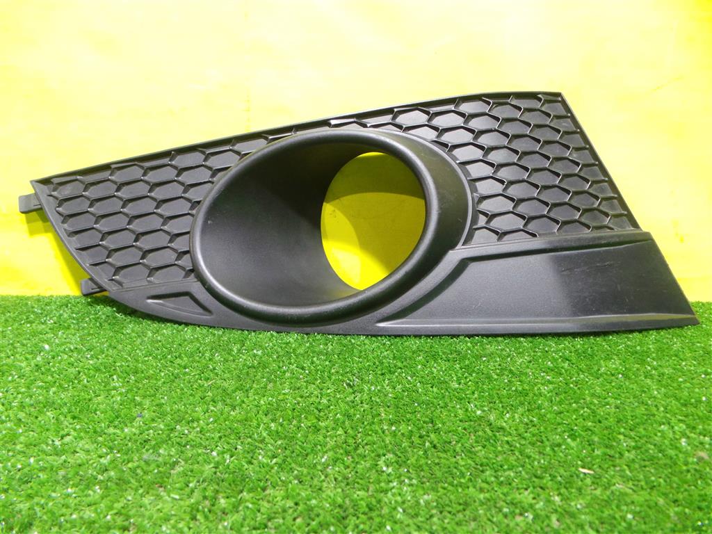 Chevrolet Captiva (C140) 2011 для Решетка в бампер правая