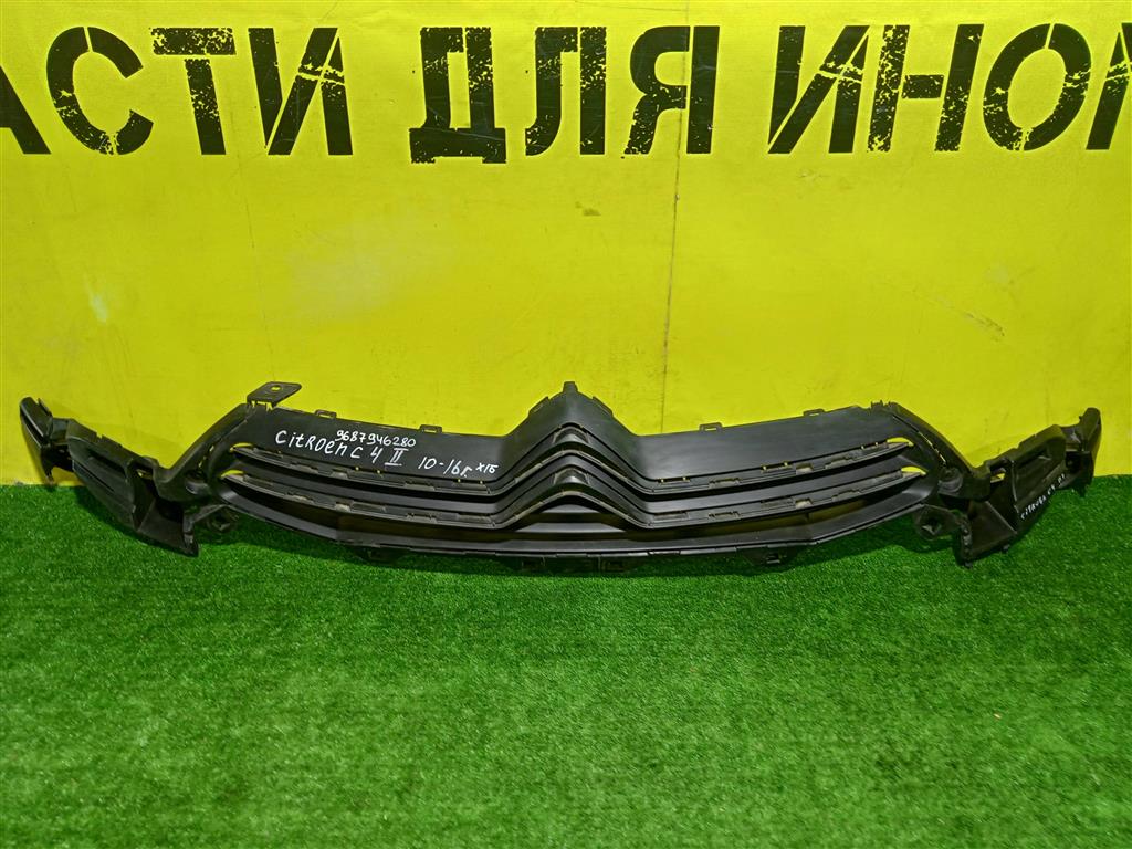 Citroen C4 2010 для Решетка радиатора