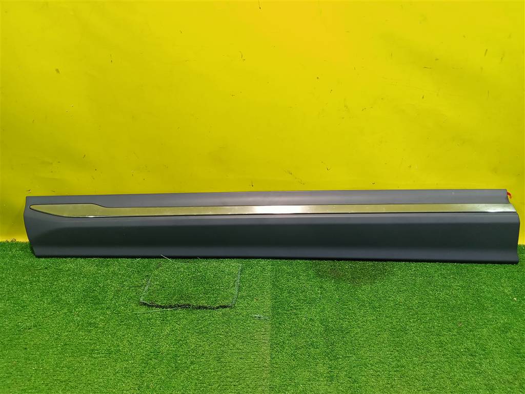 Volvo XC60 2017 для Накладка двери передней левой