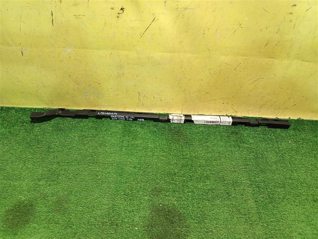 MERСEDES BENZ GLA-Class (X156) 2013 для Кронштейн крепления накладки порога правого