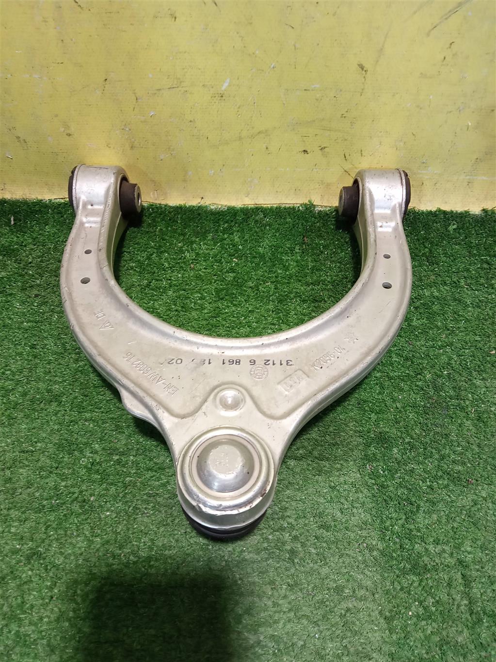 BMW 5 G30 2016 для Рычаг передний верхний левый