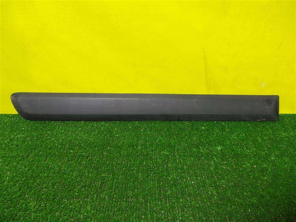 Skoda  Yeti 2009 для Молдинг задней правой двери