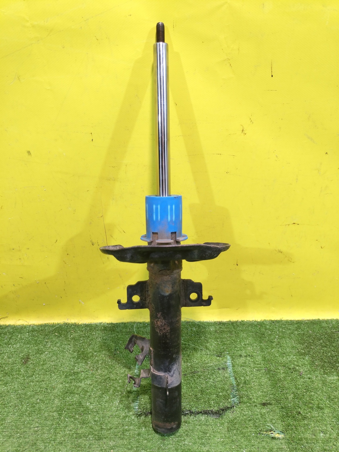 Nissan X-Trail (T32) 2014 для Амортизатор передний левый