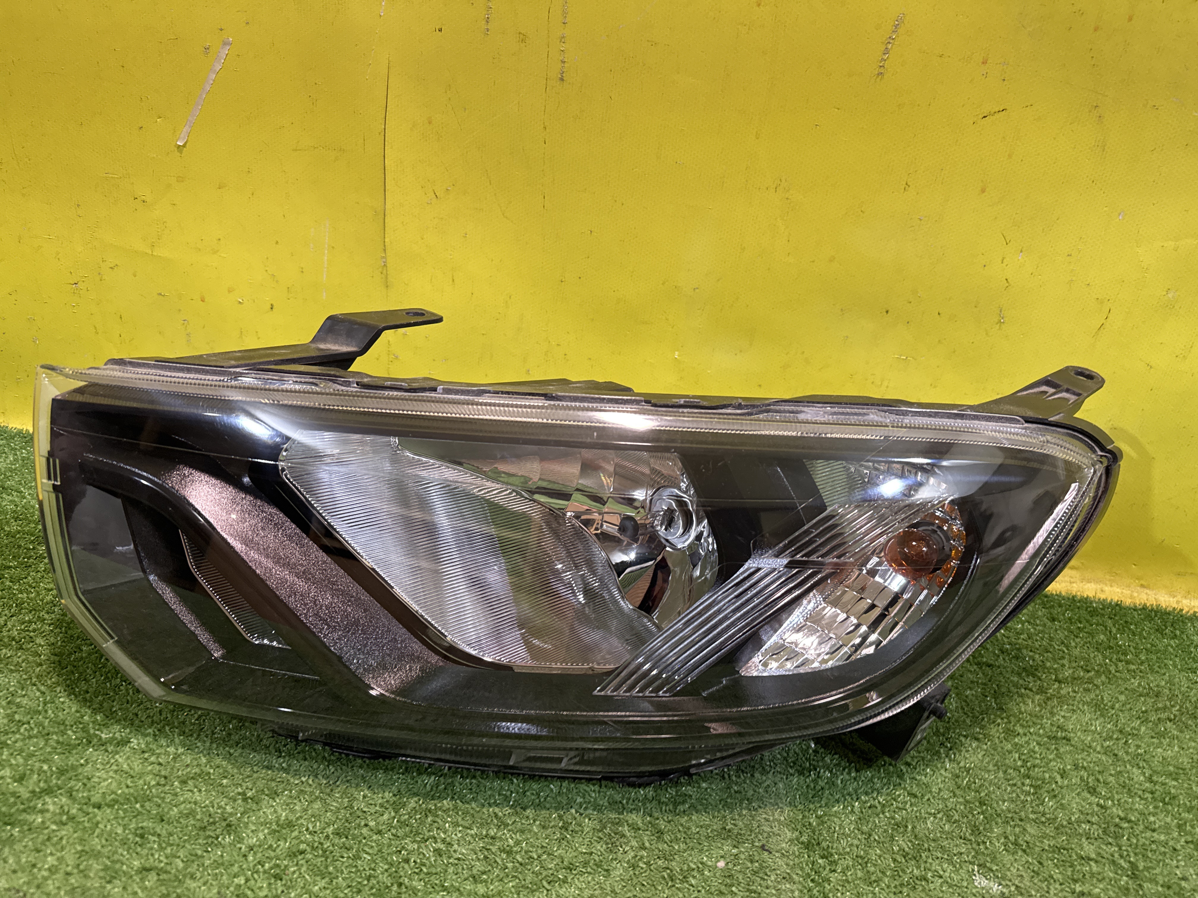 Lada Granta FL 2018- для Фара левая