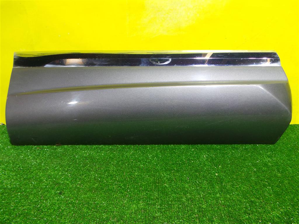 Volkswagen  Touareg NF 2010 для Накладка двери задней правой