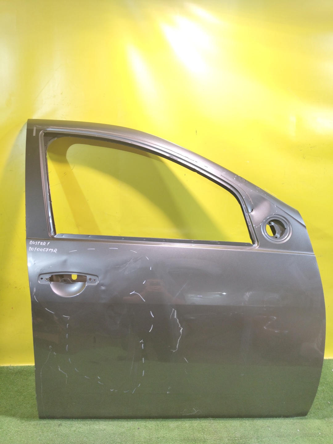 Renault Duster 2010 для Дверь передняя правая