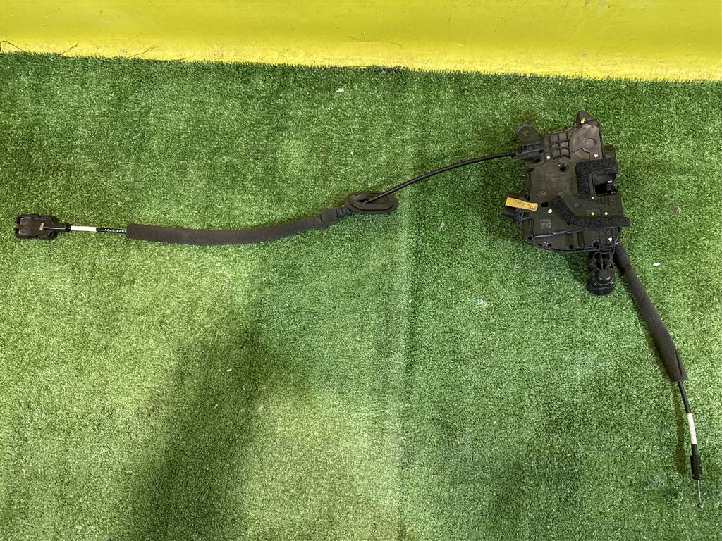 Renault Kaptur 2016  для Замок двери передней левой