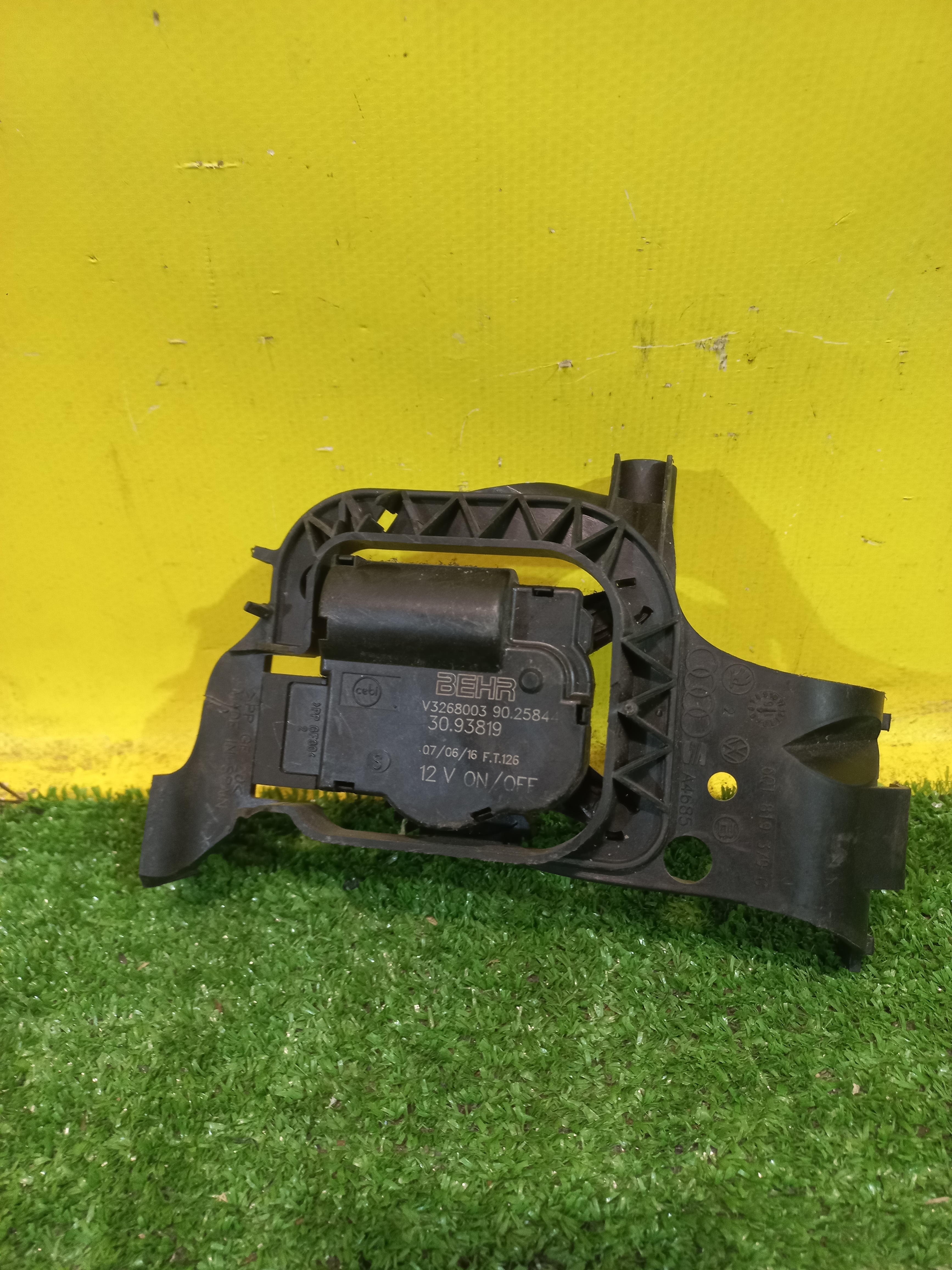 Volkswagen  Polo (Sed RUS) 2011 для Моторчик привода заслонок отопителя