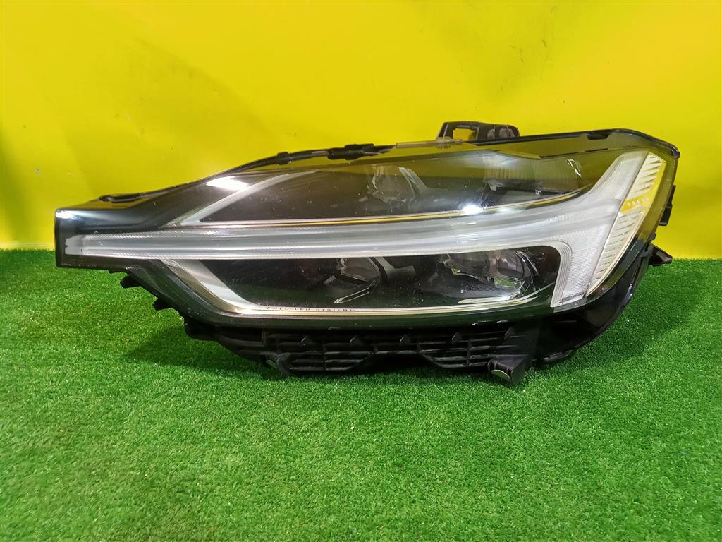 Volvo XC60 2017 для Фара левая LED