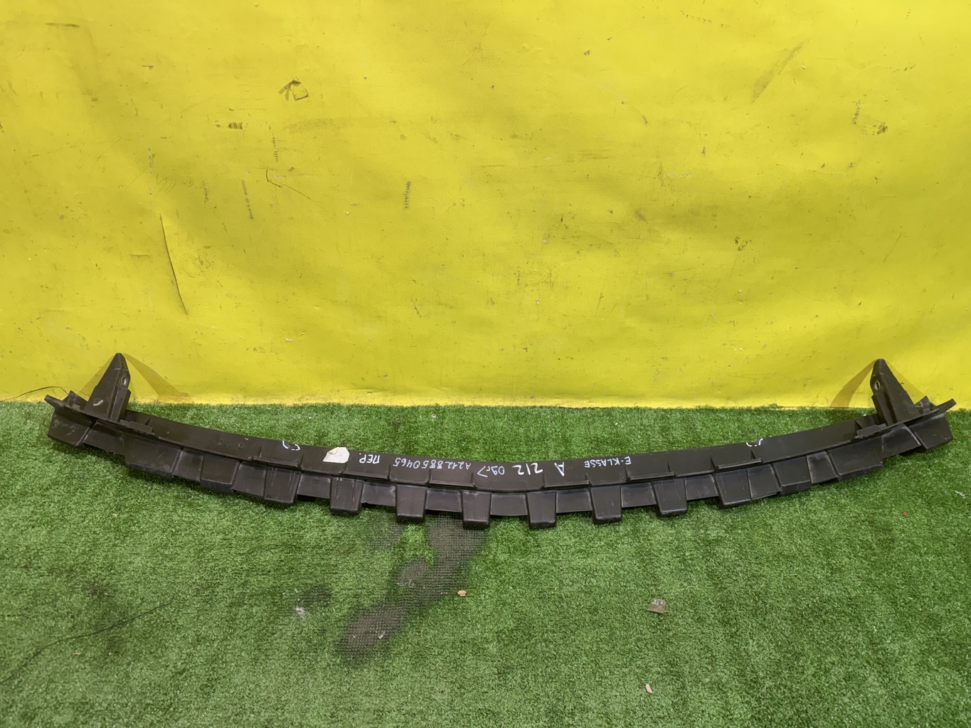 MERСEDES BENZ E-Class (W212) 2009 для Кронштейн переднего бампера